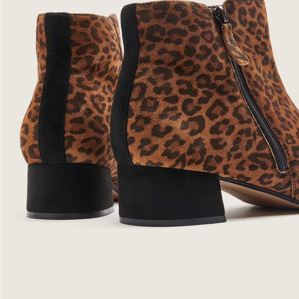 NWOT clarks Marilyn suede leopard booties